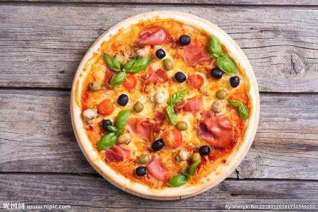 披萨含有的热量非常之多吃的时候要适量