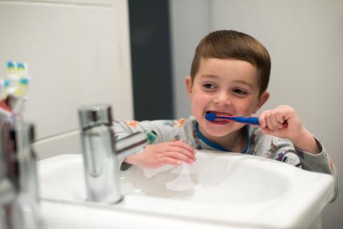 刷牙你真的作对了吗？有哪些常见的错误习惯